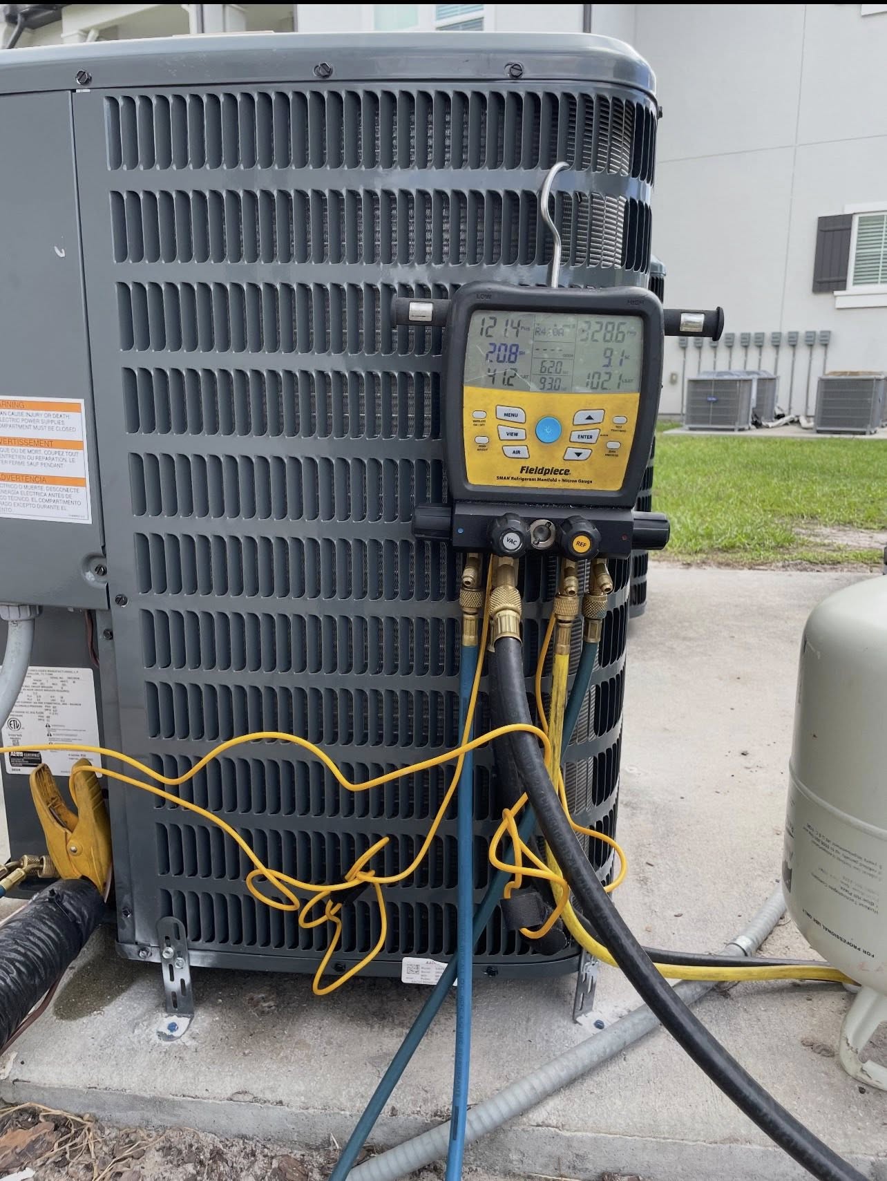 Técnico TelleZ diagnóstico Fieldpiece